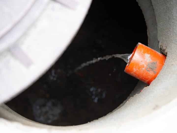 Hoe werkt de biologische afbraak in een septic tank
