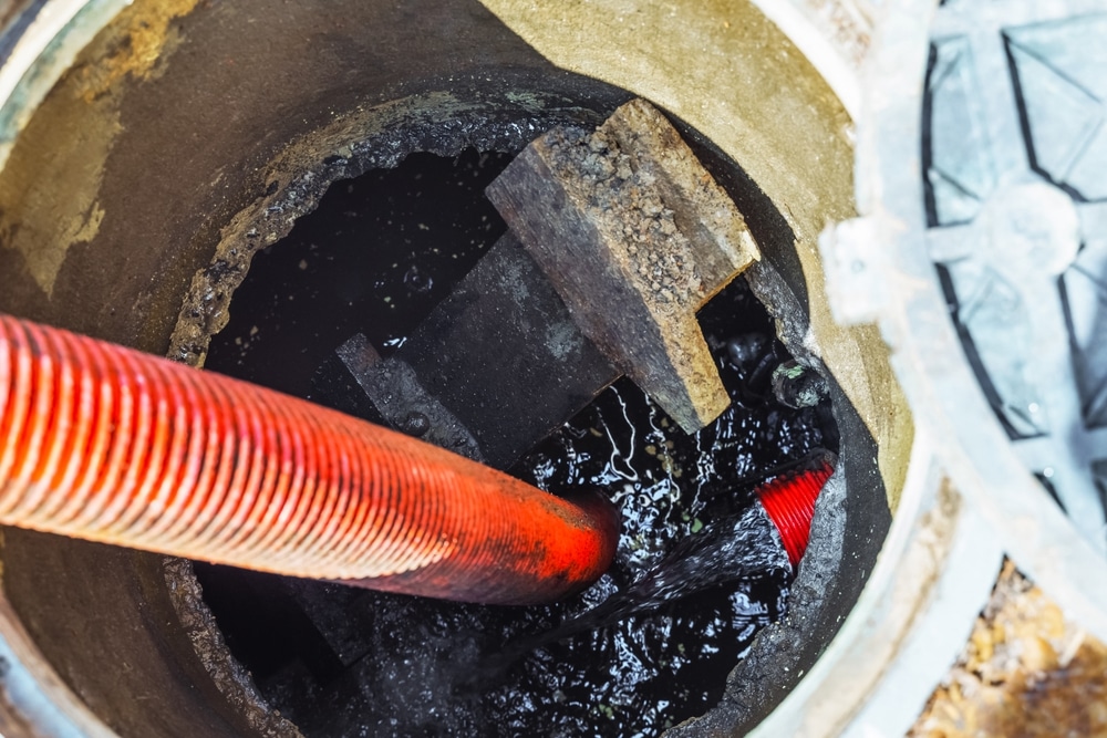 Wat gebeurt er als uw septic tank te vol raakt